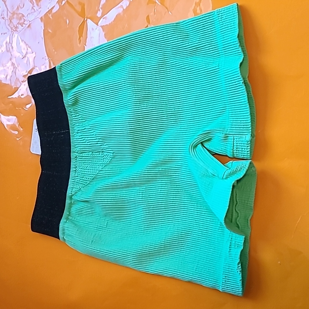 Nwt! Free people movement prajna short hi-rise fresh cut - Picture 2 of 6